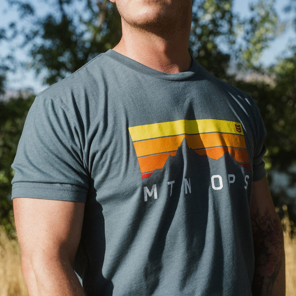 DUSK TEE - Shirt - MTN OPS